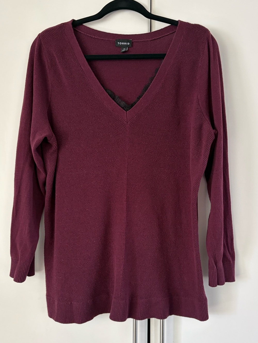 Torrid Burgundy Plum V-Neck Knit Sweater Lace Trim Detail Size 2 2X